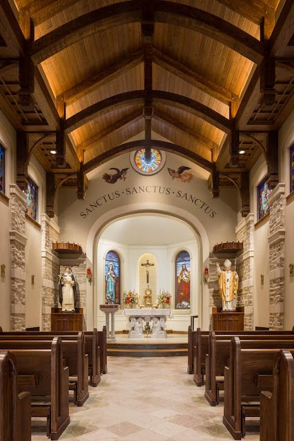 Chapel Design Interiors, Chapel Interior Design, Church Altar Design Ideas, Chapel Architecture, Chapel Design, Chapel Interior, School Chapel, Church Lighting, Home Chapel