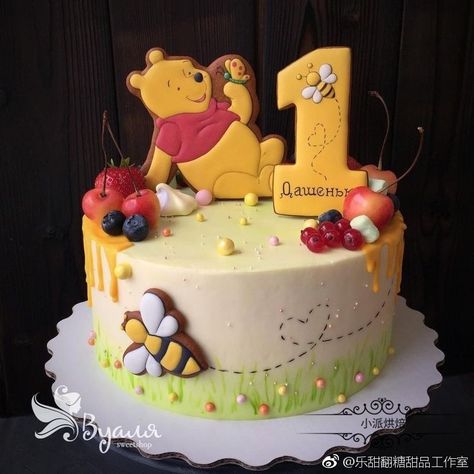 Winnie The Pooh Birthday Cake, Pooh Birthday Cake, Birthday Decorations Ideas, Fondant Cake Tutorial, Winnie The Pooh Cake, Baby First Birthday Cake, Pooh Birthday, Winnie The Pooh Birthday, Baby Birthday Cakes