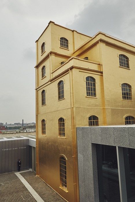 Fondazione Prada gold! Gold Architecture, Gold Building, Black And Gold Architecture, Golden Architecture, Gold Building Aesthetic, Prada Architecture, Copper Facade Architecture, Web Design Course, Web Design Software