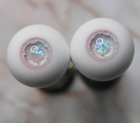 Unique Pupils, Pupil Ideas, Opal Eyes, Bjd Eyes, Doll Aesthetic, Poses References, Anime Dolls, Art Style Inspiration, Doll Repaint