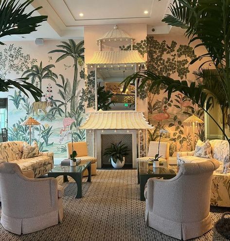 Mackay Boynton on Instagram: "Until next time Palm Beach! @thecolonypalmbeach @avreaandcompany #interiordesign #florida" Pagoda Interior, Fixer Upper Bedroom, Colony Palm Beach, Palm Springs Pink, Lisa Henderson, Wallpapers Interior, Bedroom Tour, The Colony Hotel, Palm Beach Regency