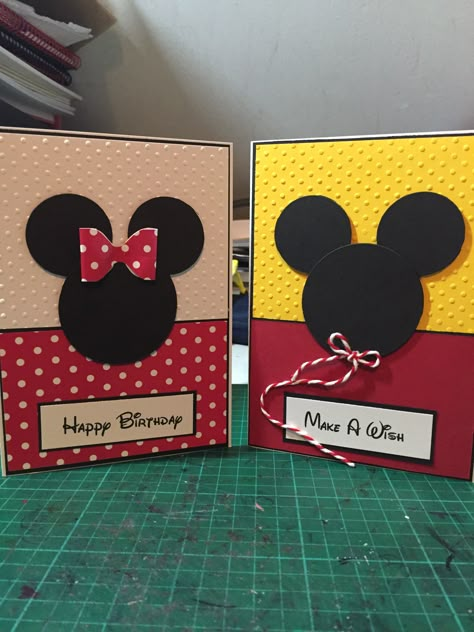 Folder Decorado, Mickey Mouse Christmas Tree, Miki Mouse, Minnie Mouse Birthday Theme, Hearts Paper Crafts, Diy Notebook Cover, Handmade Greeting Card Designs, Creative Birthday Cards, Disney Cards