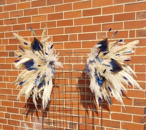 Pampas Wings.... Pampas grass Wings, can be made in so many different ways. But One thing I love to see is the extra fluffiness when it comes to wing decorations, Along with a Pop of colour. Wings are the perfect backdrop to events, or have them to compliment business signs. #pampaswings #beautysalondecor #beautysalonwallart #salonwallart #salondecor #pampaswalldecor #driedflowerwings #driedflowerdecor #driedflowerart #driedflowers #knottingley #wakefieldbusiness #driedflowershop #pontefract Pampas Grass Wings, Pampas Wings, Dried Flower Shop, Pampas Decor, Salon Wall Art, Beauty Salon Decor, Salon Decor, Pampas Grass, Business Signs