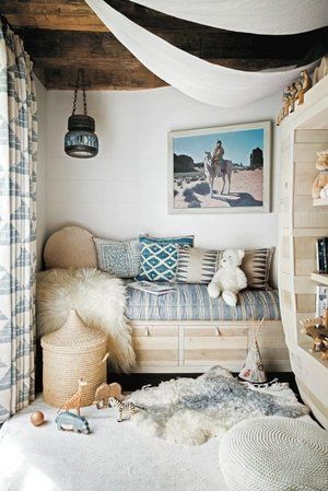 Feng Shui: decorating with deep blue for wisdom & serenity — BLISSFUL BABE X ASHLINA Deco Surf, Modern Apartment Decor, Coastal Boho, Surf Shack, Beach Cottage Decor, Beach House Interior, Beach Cottage Style, Modern Apartment, Beach Cottages