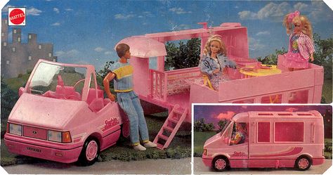 Barbie Camper. I remember asking for one for Christmas when I was 4. 'Santa' brought one, but it was missing a wheel, so my parents took it back to the store. Never got another one either. I'm pretty sure I'm still traumatized from this, ha! Camping Barbie, Barbie Camper Van, Barbie Camper, Camper Vintage, Childhood Memories 80s, Barbie Playsets, Barbie 90s, Back In My Day, Barbie Toys