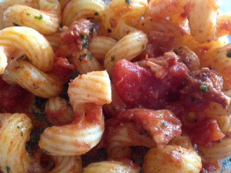 Carrabba's copycat CAVATAPPI AMATRICIANA ** corkscrew pasta with a SPICY TOMATO SAUCE ** no meat in here ** very easy to make at home! Corkscrew Pasta Recipes, Pasta Carrabba Recipe, Cavatappi Pasta Recipes, Spicy Tomato Pasta, One Pot Casserole, Carrabbas Recipes, Corkscrew Pasta, Bow Tie Pasta Recipe, Cavatappi Pasta