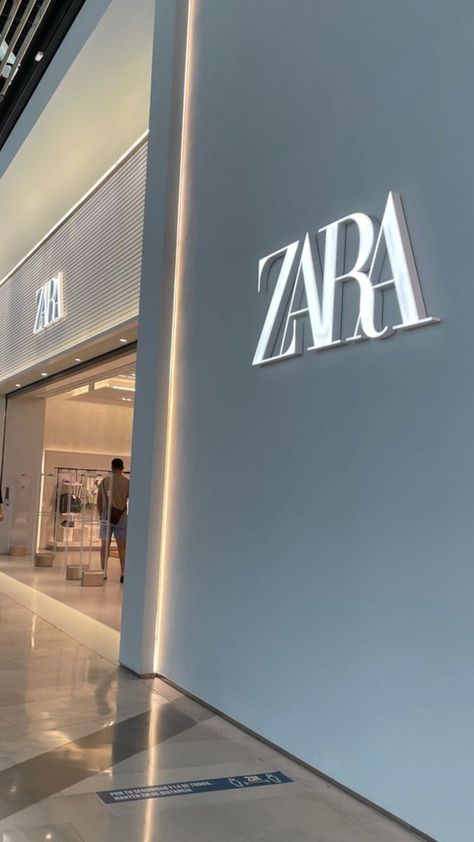 Zara Aesthetic, Shopping Pictures, Zara Store, Airport Aesthetic, Sign Board Design, European Aesthetic, Iphone Wallpaper Hipster, Aesthetic Space, Luxury Lifestyle Dreams