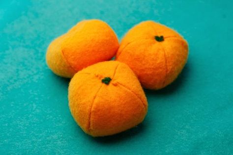 Felt Mandarin Tutorial, Felt fruit patterns, felt Citrus pattern, felt play food DIY, felt food  Tangerine pattern Hand Sewing Tutorials, Diy Felt Play Food, Diy Play Food, Easy Hand Sewing, Play Food Diy, Felt Food Pattern, Felt Orange, Citrus Pattern, Felt Food Diy