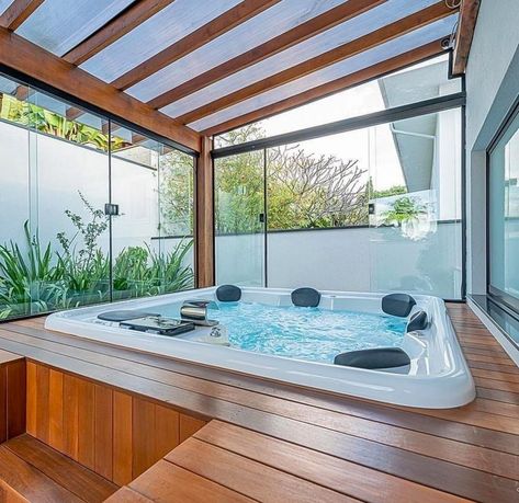 Hot Tub Pergola, Jacuzzi Room, Kleiner Pool Design, Indoor Jacuzzi, Jacuzzi Spas, Hot Tub Room, Hot Tub Patio, Outdoor Hot Tub, Hot Tub Gazebo