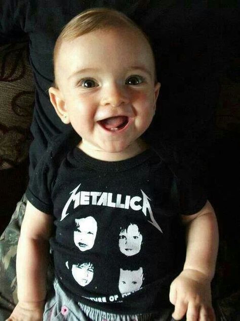 Metallica baby shirt Metallica Baby, Baby Rock, Outfit Rock, Unisex Clothes, Rock Baby, Kid Rock, Baby Shirts, Future Kids, Future Baby