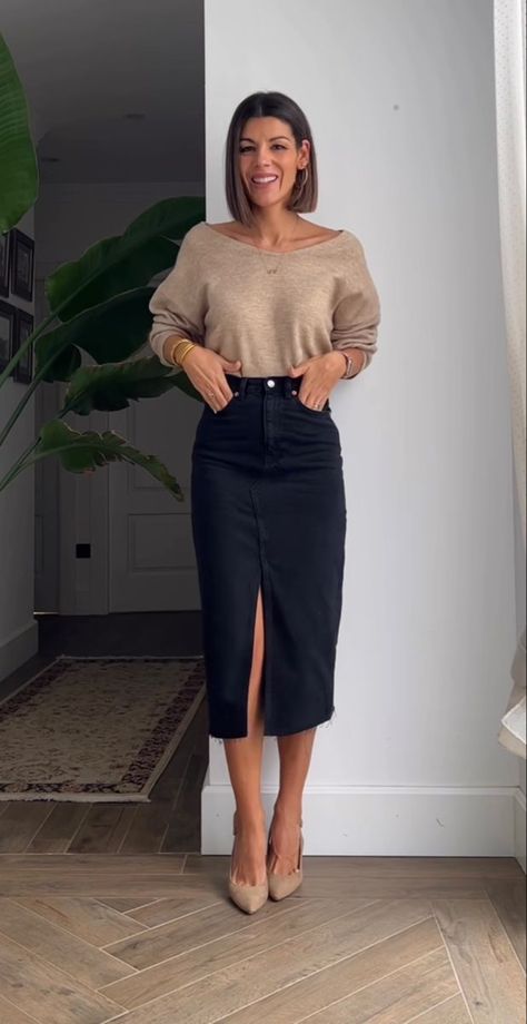 28e209b61a52482a0ae1cb9f5959c792desc54046885ri Office Skirt Outfits Women Casual, Denim Jeans Work Outfit, Black Pencil Skirt Fall Outfit, Business Suit Outfits For Women, Relaxed Casual Style, Work Pencil Skirt Outfit, Formal Satin Skirt Outfit, Office Spring Outfits Business Casual, Elegant Causal Outfits