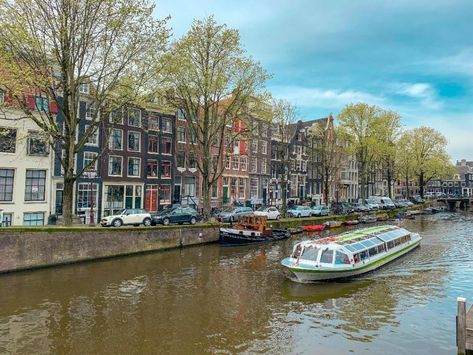 Amsterdam Itinerary 3 Days In Amsterdam, Amsterdam Weekend, Holland Beach, Architecture Minimalist, Travel Holland, Amsterdam Itinerary, Anne Frank House, Houses Ideas, City Planner