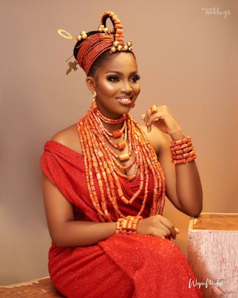 There's something so unique about brides in their traditional attire. If you're an Edo bride-to-be, sit tight - there's something for you. Benin Bride, Edo Brides, Nigerian Traditional Wedding, Bride’s Mother, Black Hair Updo Hairstyles, Beaded Cape, African Wedding Dress, Bride Headpiece, African Traditional Dresses