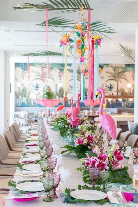 Fancy Flamingo Party, Flamingo Theme Decor, Tropical Tablescape Centerpiece Ideas, Miami Vice Table Decor, Flamingo Party Table Decor, Caribbean Birthday Party Ideas, Flamingo Table Decor, Paradise Party Theme, Endless Summer Party