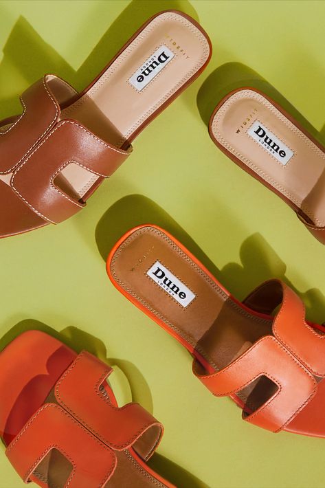 Designed in 2018, Loupe continues to be one of our best sellers. Combining comfort and style, this Dune London icon has been crafted in one of our premium Brazilian factories using beautifully soft locally sourced leather and features a cushioned sock and low heel. Everything from the contrast subtle stitch detail to the signature ‘DD’-interlock-branded outsoles have been carefully considered. A true fashion classic that will last for years to come London Icons, Minimalistic Outfits, Dune London, Festival Fashion, Low Heels, Best Sellers, London, Heels, Leather