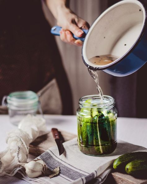 There are a couple of surprising benefits of consuming pickle juice and - it is actually quite healthy (along with pickles, of course)! There are also rumors about pickle juice’s laxative effects. Is it true, and if so, how fast does pickle juice work as a laxative? The mystery is solved in our new article! 🤭 Summer Pickles, Pickled Okra Recipes, Fraiche Living, Prebiotic Foods, Pickled Okra, Okra Recipes, Refrigerator Pickles, Aglio Olio, Pickle Juice