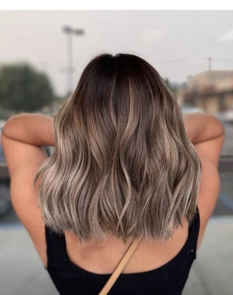 Brunette To Blonde Balayage Mid Length Hair, Beige Balayage On Dark Hair Short, Short Brown Blonde Hair, Short Dimensional Brunette, Balyage Blonde Brown Mid Length, Dark Brown Hair Blonde Highlights Short Bob, Balyage Blonde Mid Length Brunette, Dark Blonde Balayage Mid Length, Balayage Bob Hair