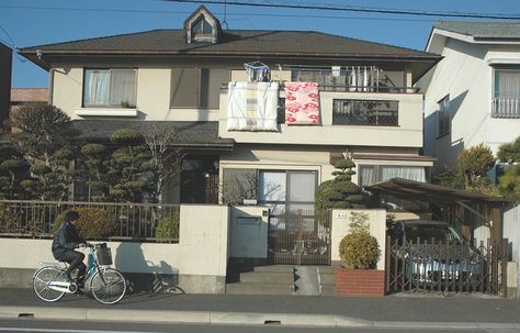 Japanese House Aesthetic, Japanese Neighborhood, Apartment Front, Japan House Design, Japanese Houses, Japanese Buildings, Houses In Japan, Japanese Town, Aesthetic Landscape