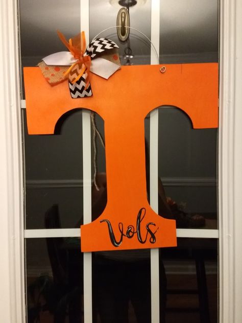 Tennessee Vols door hanger by Liz Crouch Tennessee Door Hanger, Tn Vols Decor, Tennessee Football Door Hanger, Vols Door Hanger Tennessee, Tennessee Vols Decor, Front Porch Decorating, Front Porch, Door Hangers, Porch Decorating