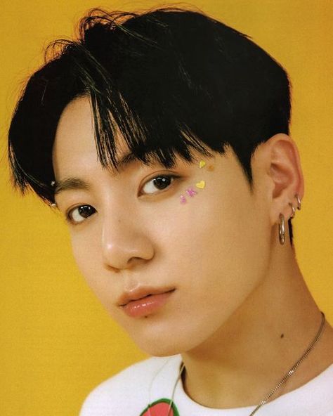 Jungkook Yellow, Hair Icon, Yellow Hair, Bts Aesthetic, Face Photo, Yellow Aesthetic, Kdrama Actors, Portrait Photo, Bts Boys