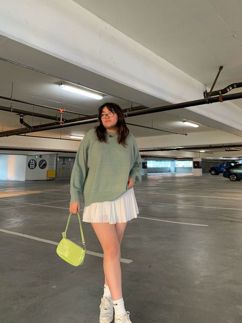 Light Green Purse Outfit, Sage Skirt Outfit, Green Shoulder Bag Outfit, Sage Green Skirt Outfit, Mint Sweater Outfit, Green Tennis Skirt Outfit, Green Purse Outfit, Sage Green Skirt, Green Tennis Skirt