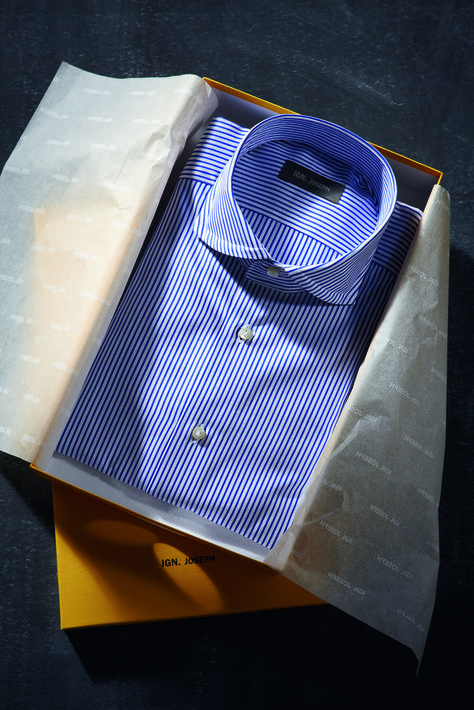 Luxury Shirts, Bespoke Shirts, Dress Shirt And Tie, Clothing Photography, Well Dressed Men, Gentleman Style, Suit Fashion, Formal Shirts, Suit And Tie