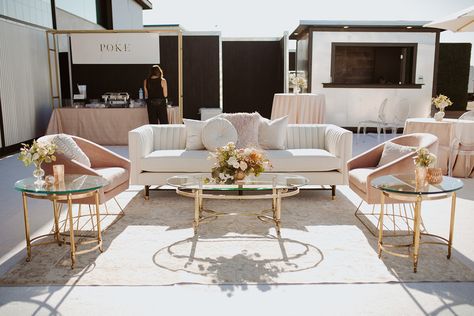 Wedding Lounge Ideas, Industrial Glam Wedding, Timeless Modern Wedding, Wedding Lounge Seating, Wedding Lounge Furniture, Wedding Lounge Area, Modern Glam Wedding, White Wedding Arch, Dance Floor Lighting