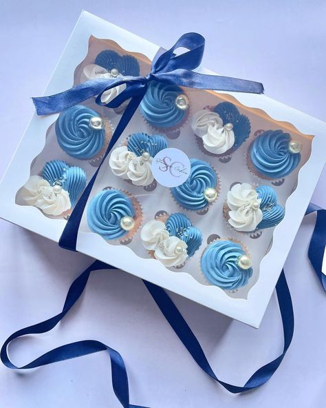 Beautiful Cupcakes Birthday, Luxury Cupcakes, Cupcake Icing Designs, Thank You Cupcakes, Cupcake Inspiration, Bento Cakes, Cupcakes Birthday, Icing Design, Cupcakes Ideas