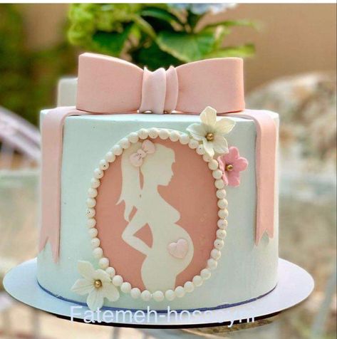 Birthday Cake For Pregnant Woman, Cake For Pregnant Women, Mommy To Be Cake, Mom To Be Cake, Birthday Cale, Pregnant Cake, Pregnant Bride, Silhouette Cake, Birthday Cakes For Her