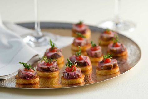 Duck Latkes Topped With Blood Orange Gel. Kalbasa Recipes, German Red Cabbage, Sweet And Sour Cabbage, Sour Cabbage, Canapes Recipes, Side Dishes For Chicken, Duck Breast, Party Appetizers, Oscar Party