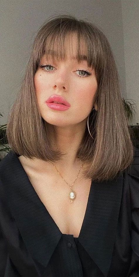 Long Bob With Fringe, Different Haircuts, Bobbed Hairstyles With Fringe, Bob With Fringe, Bangs Bob, Bob Haircut With Bangs, Smink Inspiration, New Haircut, Hair Magazine