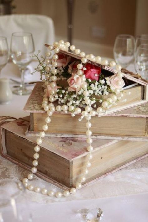 Wedding centerpiece with books, roses, and pearls, wedding ideas for book lovers, romantic and chic antique blush wedding decor #centerpieces Vintage Wedding Centerpieces Pearls, Vintage Wedding Centerpieces, Pearl Centerpiece, Deco Rose, Wedding Design Decoration, Wedding Centerpieces Diy, Vintage Wedding Decorations, Ideas Vintage, Shabby Chic Wedding