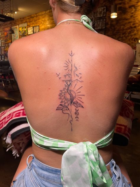 Fleetwood Max Tattoo, Hippie Spine Tattoo, Flowers Spine Tattoo, Landslide Tattoo, Fleetwood Max, Back Tattoos Spine, Lilac Tattoo, Armband Tattoos, Torso Tattoos