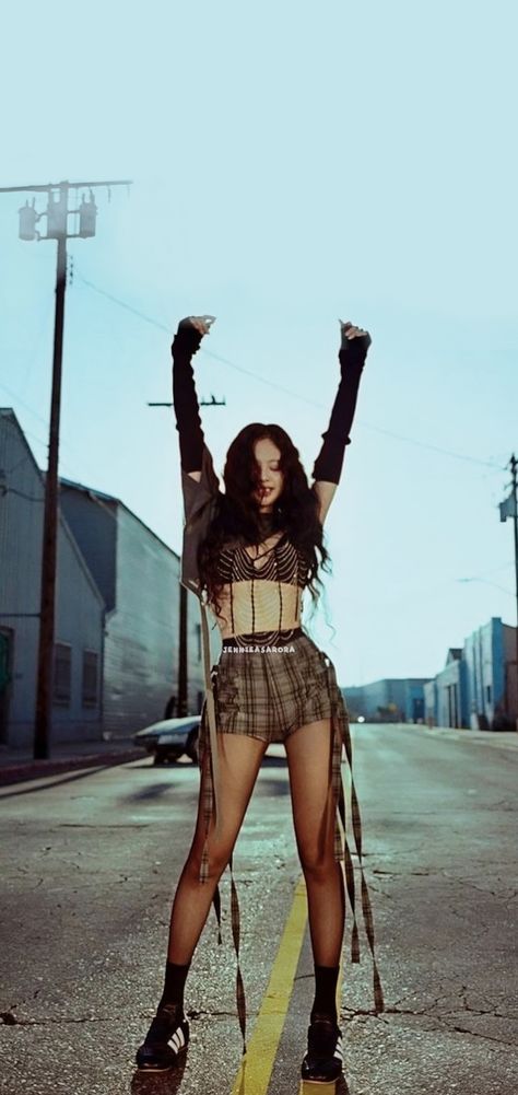 JENNIE WALLPAPER Jennie Body Wallpaper, Shhhh Wallpaper, Jennie Iconic Outfits, Jennie Kim Workout, Jennie Hot Pics, Jennie Body Goals, Jennie Kim Fashion, Jennie Wallpaper Aesthetic, Jennie Core