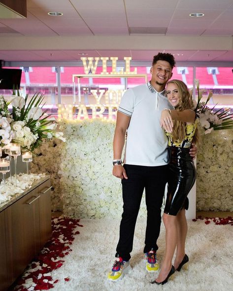 FORMER soccer star Brittany Matthews is engaged to NFL champ Patrick Mahomes. The pair are soon to be parents as she showed off her baby bump on social media during the AFC title game on January 24. What does Brittany Matthews’ engagement ring look like? Brittany Matthews got engaged to Kansas City Chiefs quarterback Patrick […] Brittany Matthews, Nfl Wives, Brittany Mahomes, Sweet Love Story, Soccer Star, Patrick Mahomes, Got Engaged, Soccer Stars, Kc Chiefs