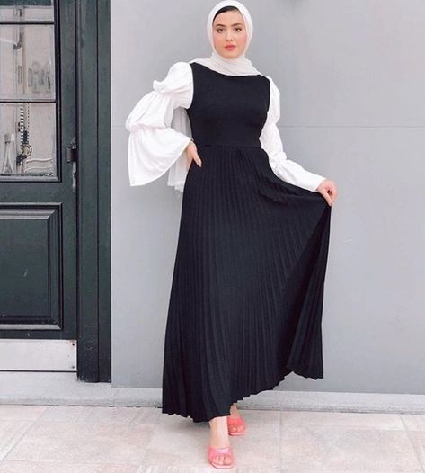 Black And White Dress Hijab, Black And White Outfit Ideas Hijab, Outfit Birthday Party Hijab Black, Black And White Modest Outfits, Black And White Outfits Hijab, Black And White Hijab Outfit, White Hijab Outfit, Hijab Topi, Pallazo Pant