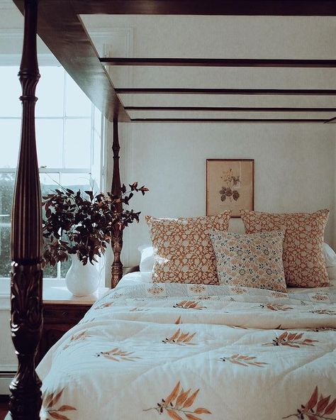 Soil to Studio | Block-printed Home (@soiltostudio) • Instagram photos and videos Reversible Blocks, Modern Florals, Creative Wall Art, Block Print Quilt, Traditional Bedroom, Dreamy Bedrooms, Elegant Furniture, Blue Quilts, Linen Pillow Cases