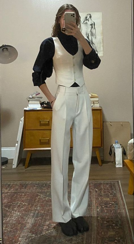 Woman In Suit, Chique Outfit, Idee Cosplay, Woman Suit Fashion, Tomboy Style Outfits, Androgynous Fashion, Cooler Look, Tomboy Fashion, 가을 패션