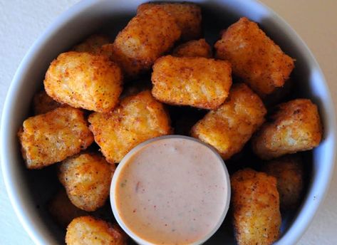 Mexi Tots and Smokey Chipotle Dipping Sauce Mexi Fries, Chipotle Dipping Sauce, Tater Tot Taco, Mexican Fries, Taco Time, Easy Meals For Two, House Big, Vegan Entree, Healthy Dips