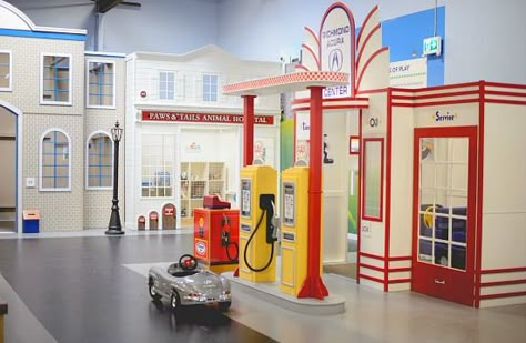 Gas Station Playhouse, Play Town, Kids Indoor Playhouse, Indoor Playground Design, Station Photo, Indoor Playhouse, Play Cafe, Build A Playhouse, Kids Cafe