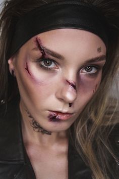 Halloween Make Up Wound, Halloween Scar Makeup Looks, Face Wound Makeup, Halloween Wound Makeup, Halloween Makeup Wounds, Wound Makeup Face, Scar Makeup Look, Sfx Wound Makeup, Wounds Makeup