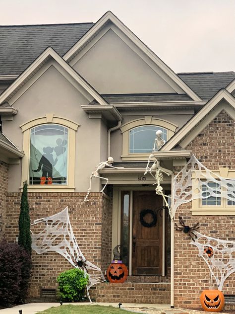 Spooktacular Halloween decorating with skeletons climbing a house #skelliefun #lake #halloween #ribtickling #spinetingling #humerus ©homeiswheretheboatis.net Decorating With Skeletons, Skeleton Crew, Skull Cookies, Candy Cocktails, Halloween Skeleton Decorations, Cookie House, Skeleton Decorations, The Skeleton, By The Lake