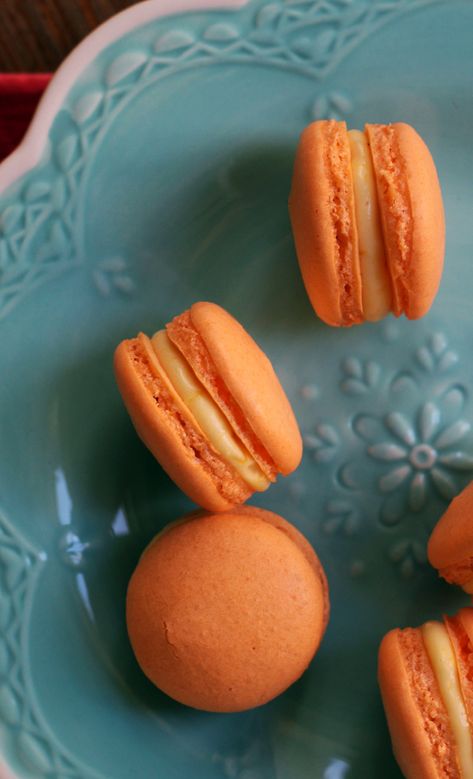 Mango White Chocolate Ganache Macarons | Joanne Eats Well With Others Mango Ganache, Mango White Chocolate, White Chocolate Ganache Recipe, Macaron Recipes, White Food Coloring, Kue Macaroon, Chocolate Macarons, Chocolate Ganache Recipe, Les Macarons