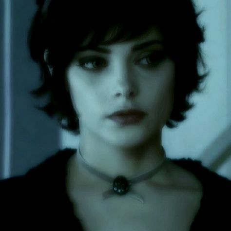 Alice Pfp Twilight, Alice Twilight Icon, Alice Cullen Pfp, My Character Aesthetic, Twilight Aesthetic Pfp, Alice Cullen Fanart, Pfp Twilight, Alice Cullen Icons, Alice From Twilight