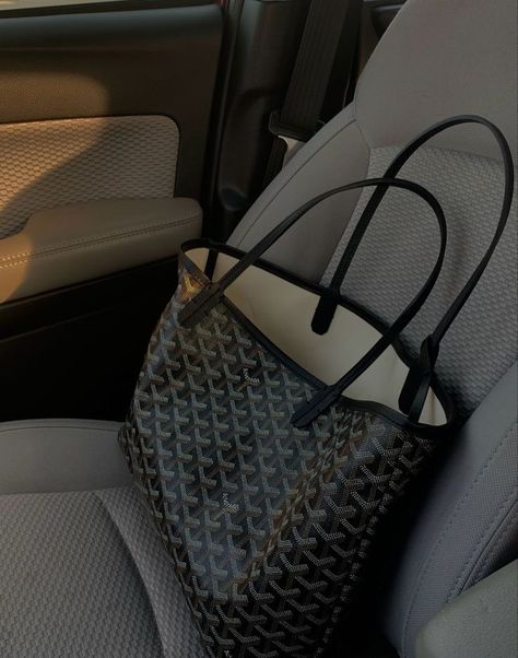 Goyard Bag Aesthetic, Black Goyard Tote, Brown Goyard, Goyard Purse, Black Goyard, Bag Goyard, European Style Outfits, Goyard Tote Bag, Linen Dress Pattern