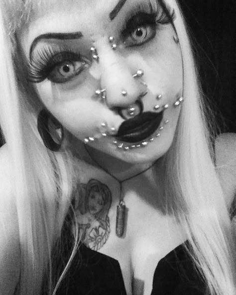 Heavily Pierced, Multiple Lip Piercings, Extreme Piercings, Extreme Body Modification, Body Modification Piercings, Types Of Goth, Piercings For Girls, Face Piercings, Generation Z