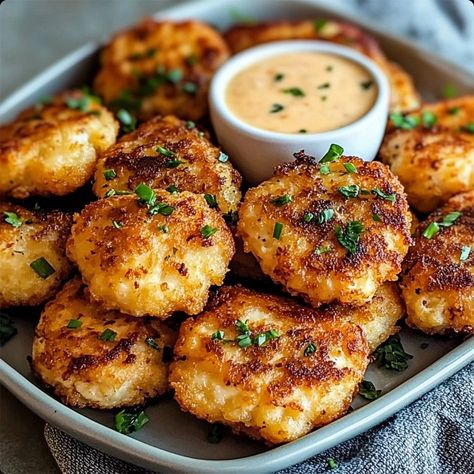 Grandma's Crispy Chicken Fritters - cooking art Chicken Fritters With Ground Chicken, Crispy Chicken Fritters, Ground Chicken Fritters, Cheeseburger Meatloaf Recipes, Chicken Fritters Recipe, Chicken Fritters, Cheesy Baked Chicken, Chicken Croquettes, Chicken And Biscuits