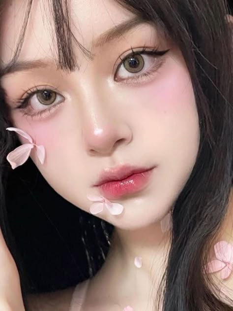 Valentine's Day Makeup, Gyaru Makeup, Day Makeup Looks, Princess Makeup, Doll Eye Makeup, Valentines Day Makeup, Makeup Artist Tips, Ethereal Makeup, Romantic Mood