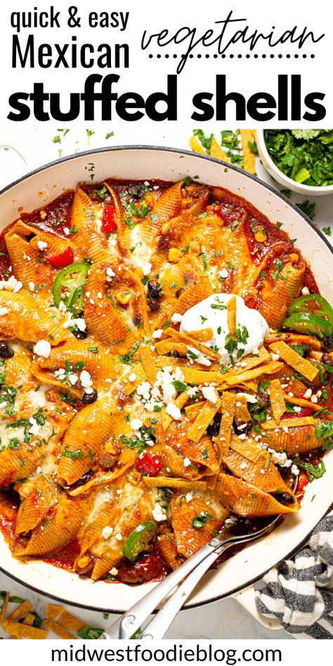 These quick and easy vegetarian Mexican Stuffed Shells are filled with black beans, corn, red pepper, onion, quinoa, enchilada sauce, and PLENTY of melty pepper jack cheese. Garnish with all your favorite taco night toppings, then sit back and watch as dinner disappears! Stuffed Shells Beef, Quinoa Enchilada, Mexican Stuffed Shells, Vegetarian Taco, Chicken Stuffed Shells, Slow Cooker Barbacoa, Stuffed Shells Ricotta, Black Beans Corn, Vegetarian Mexican