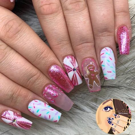 Pink Retro Christmas Nails, Candy Christmas Nails, Pink Christmas Nail Art, Cute Pink Christmas Nails, Pink Gingerbread Nails, Pink And Green Christmas Nails, Sweets Nails, Pastel Christmas Nails, Gingerbread Nail Art